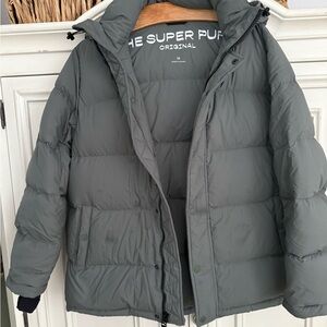 Aritzia The Super Puff MID Winter Coat in Medium